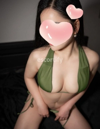 View Chloe, Auckland Escort | Tel: 0225022594