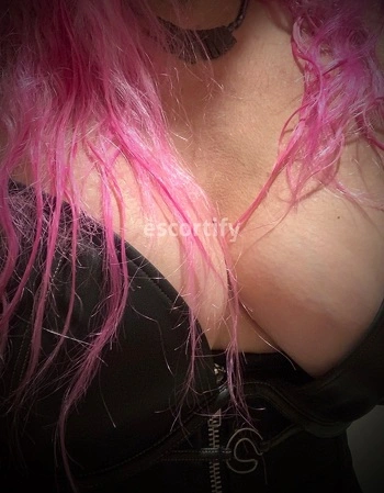 View Demi Mondaine, Hamilton Escort | Tel: 0284164316