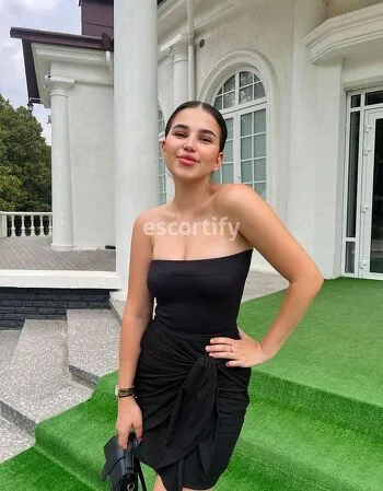 View Sofia, Christchurch Escort | Tel: 0220302376