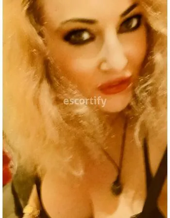 View Michelle 02041632126 sms me, Central Nth Island Escort | Tel: 02041632126