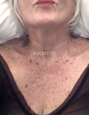 View Mrs Robinson, Central Nth Island Escort | Tel: 022 155 0823