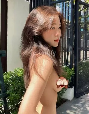View mia, Central Nth Island Escort | Tel:  022 093 7611